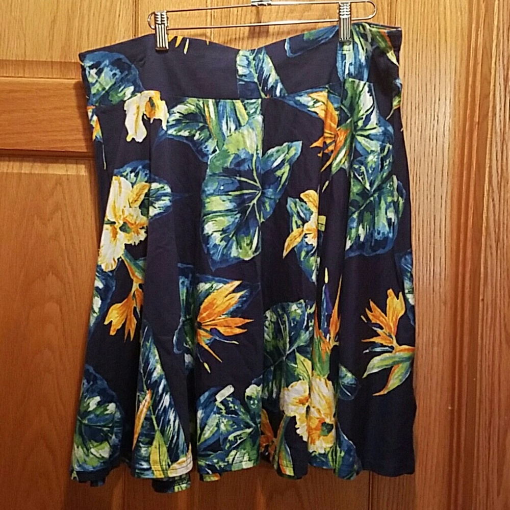 NWT Chaps skirt